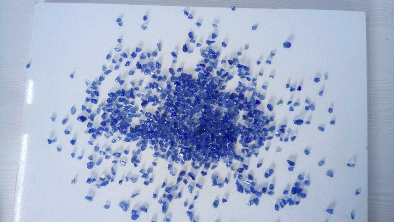 Crushed Cutlet Glass Chips For Terrazzo Floor And Tiles Glass Beads For Epoxy Flooring And Decoration - Size: 3-4 Mm