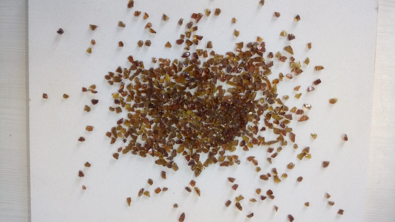Crushed Cutlet Glass Chips For Terrazzo Floor And Tiles Glass Beads For Epoxy Flooring And Decoration - Size: 3-4 Mm