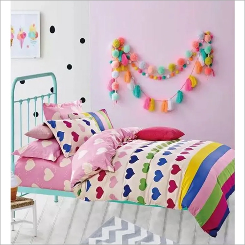 Kids Heart Shape Print Comforter Set