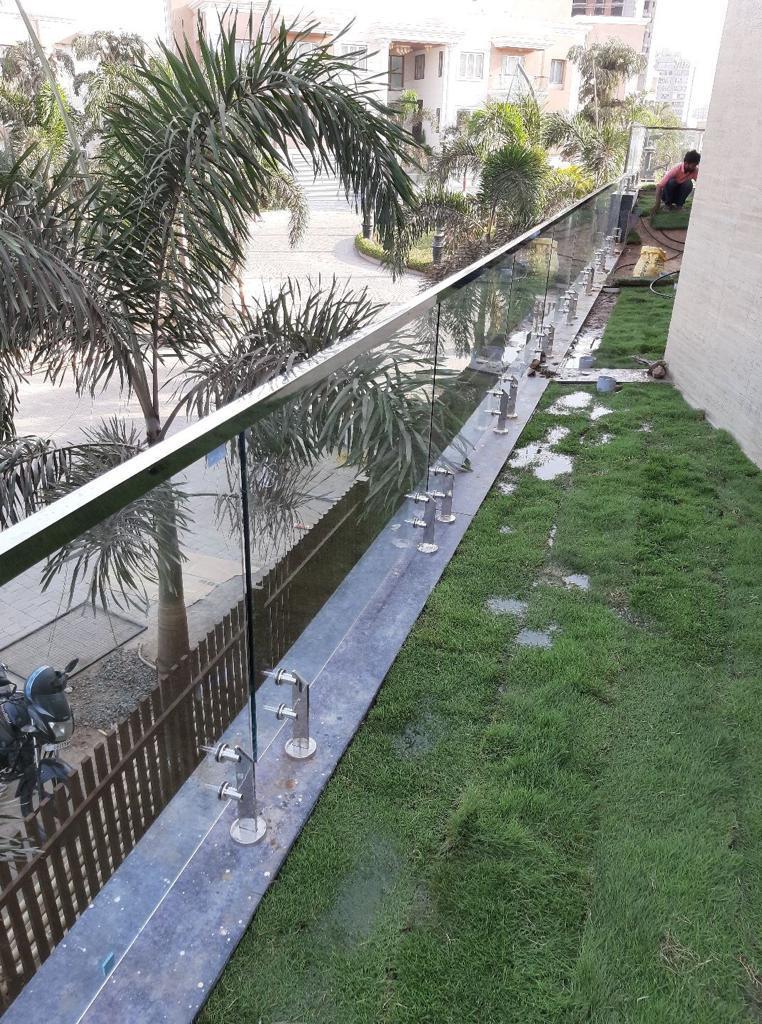 Glass Railing - Pattern: Plain