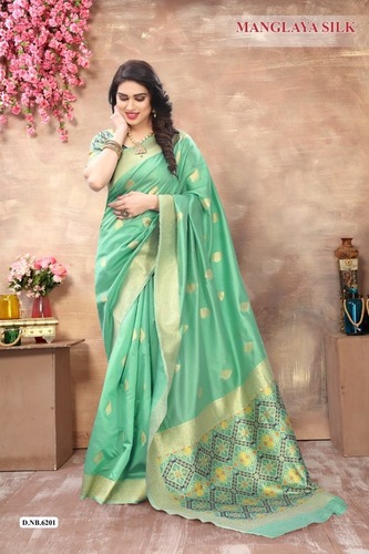 पारंपरिक एलिगेंट लीची सॉफ्ट सिल्क महिलाओं के लिए पार्टी वियर साड़ी