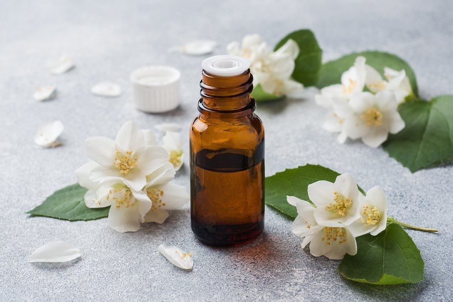 Jasmine Oil - Pure Essential Oil Extracted From Flowers | Aphrodisiac Properties Promotes Love And Peace Versatile For Fragrance Production And Personal Care