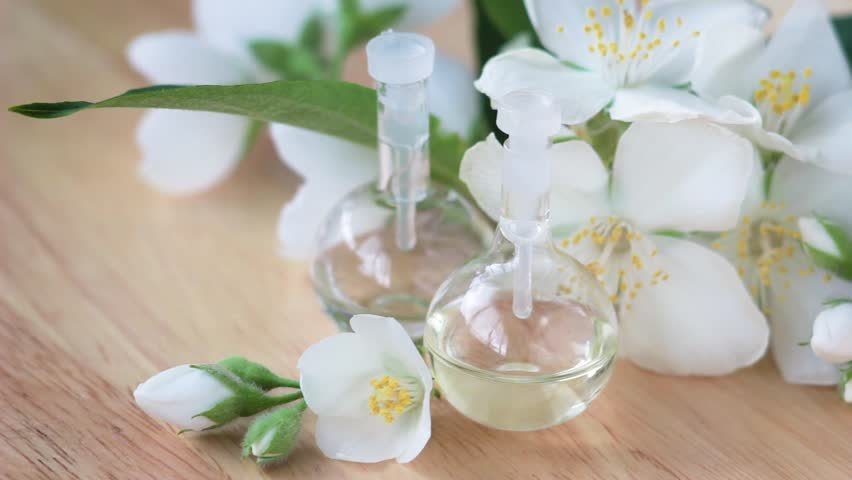 Jasmine Oil - Pure Essential Oil Extracted From Flowers | Aphrodisiac Properties Promotes Love And Peace Versatile For Fragrance Production And Personal Care