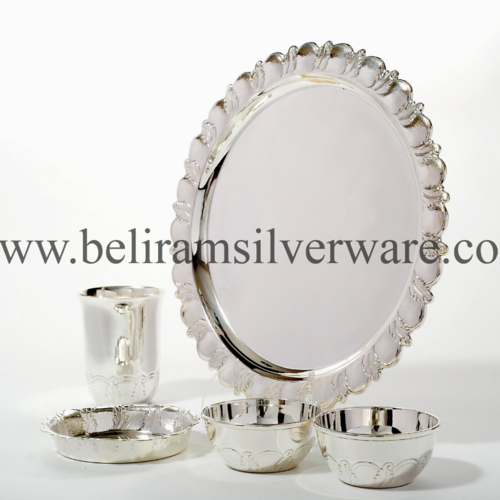 Scalloped Border Circular Hammered Silver Thali Set