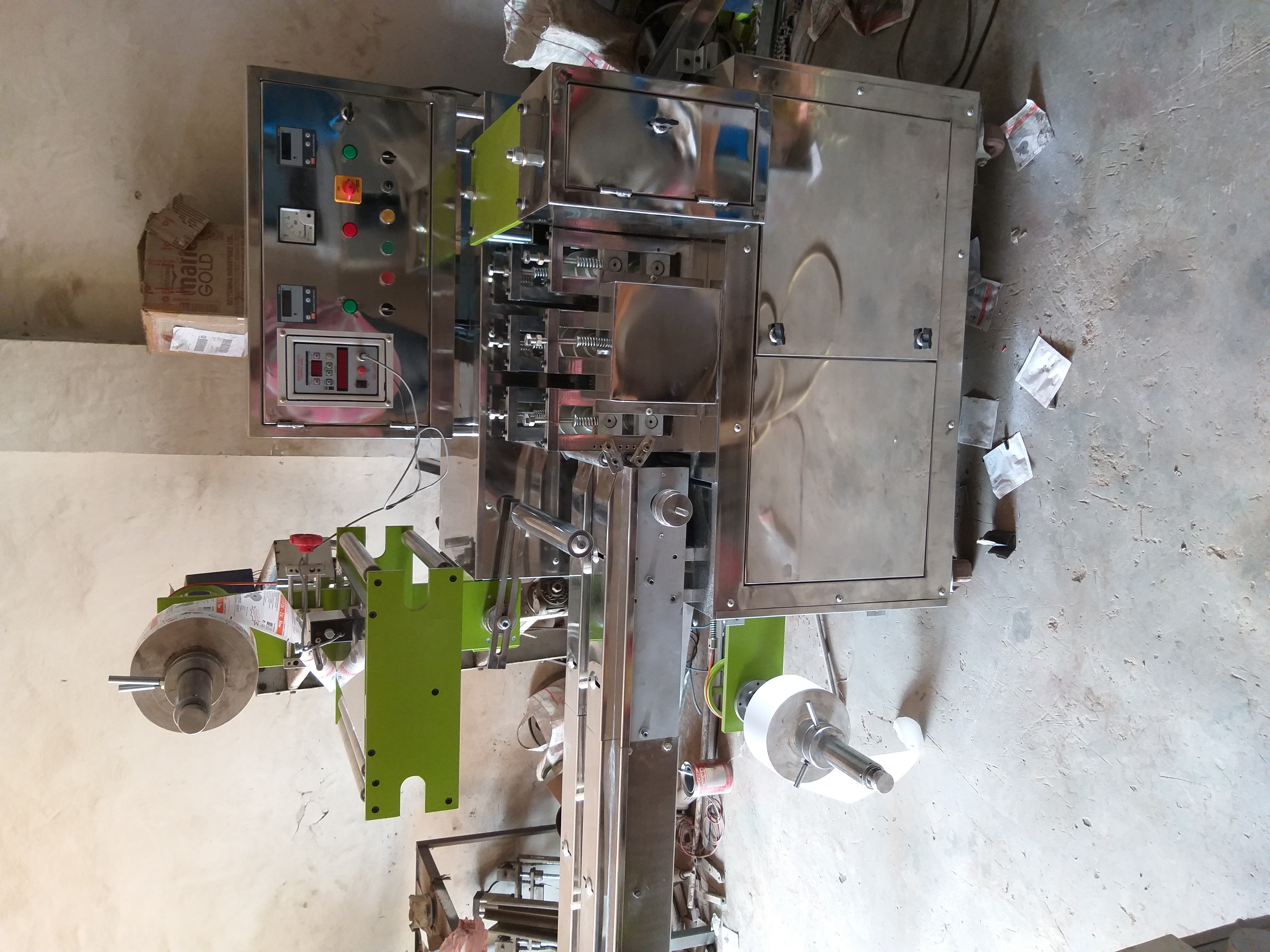 Highly Efficient Cotton Roll Packaging Machine