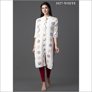 नेहाम्ता व्हाइट कलर का रेयॉन फ्लेक्स स्ट्रेट कुर्ता लेगिंग के साथ