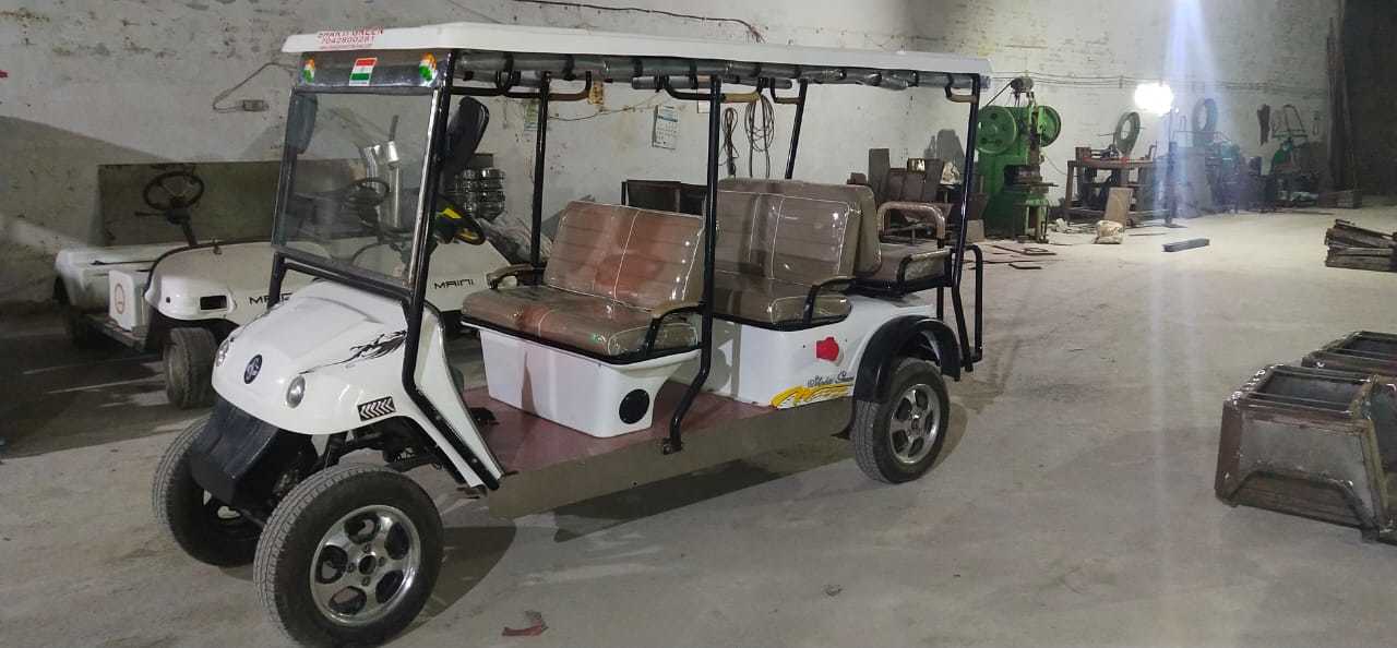 Golf Cart - Size: Standard
