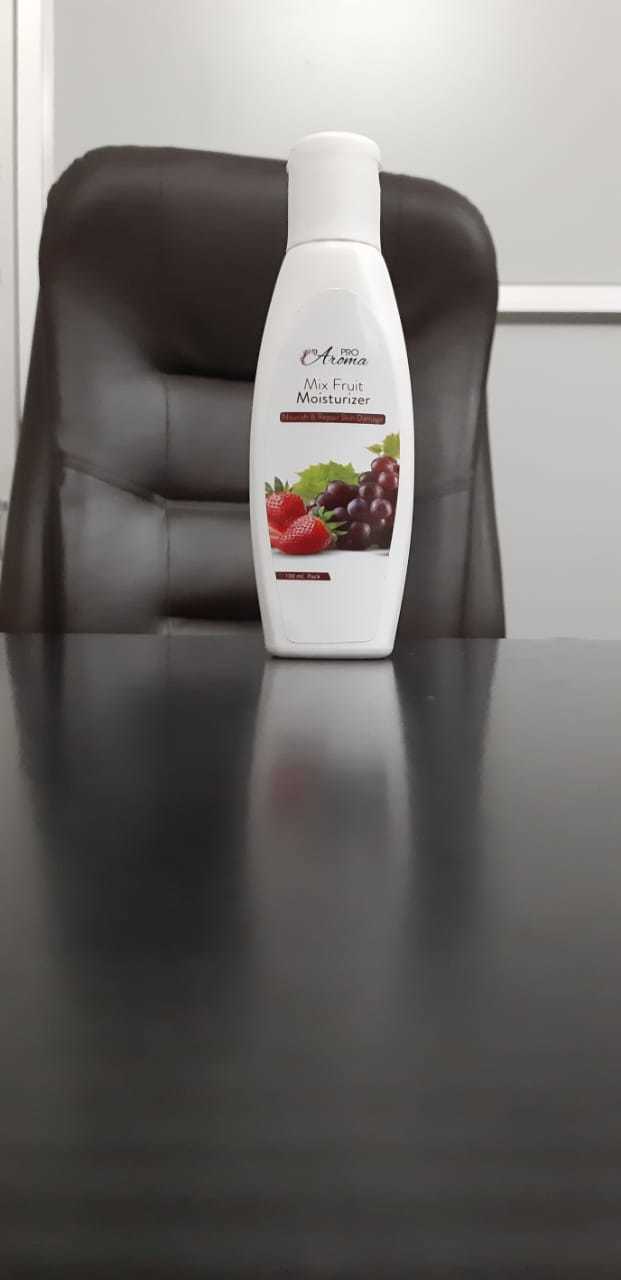 Moisturizer Cream - 100% Herbal, Gentle On Skin, Ivory White | Alcohol-free, Suitable For All Skin Types, Enhances Natural Glow