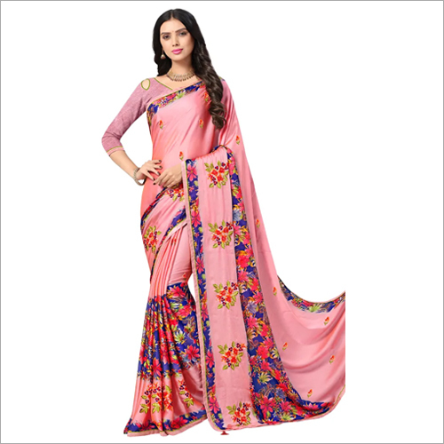 कैज़ुअल महिलाओं की स्टाइलिश कढ़ाई वाली वर्क साड़ी