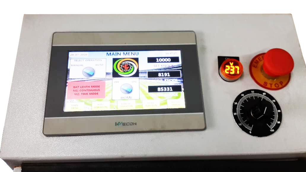 Square Gama Cricket Bat Automatic Knocking Machine With Touch Panel And Encoder Enclosed
