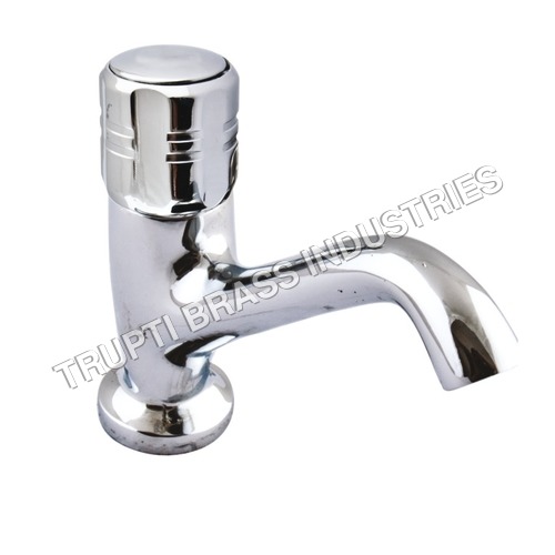 फ्लैंज के साथ ब्रास पिलर कॉक का बाहरी व्यास: 1.5-2 सेंटीमीटर (सेमी)