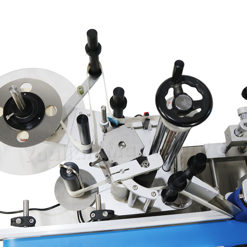 Automatic Horizontal Labeling Machine - Stainless Steel, 1300x900x970mm, Silver | Accurate Labeling A 1mm, Up To 40 Pcs/min, Suitable For Bottles In Food, Beverage, And Chemical Industries