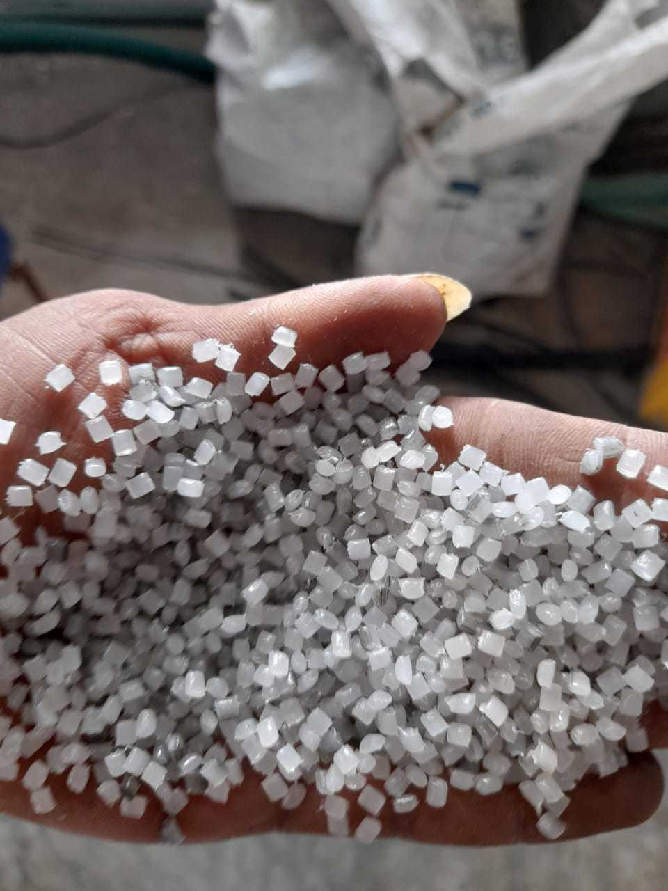 Hd Powder - Hdpe Granules 2.16 Kg, Density 0.952 Kg/m3, Natural Color | Ideal For Moulding, Containers, Crates, Ropes, Film Applications