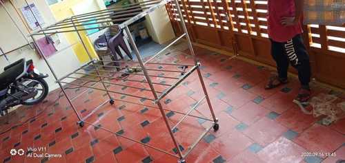 सिल्वर एसएस शो रूम डिस्प्ले स्टैंड