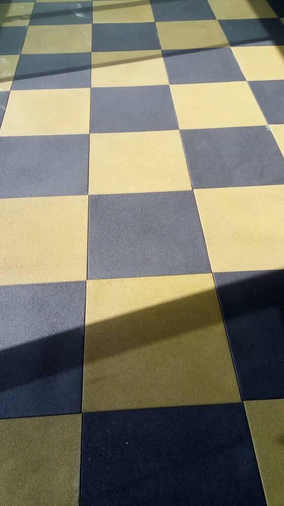 Rubber Tiles - Natural Rubber, 50x50x1 Cm, 50x50x1.5 Cm, 50x50x2.5 Cm, Manual Operation, 6 Month Warranty, Suitable For Gym & Sports Clubs