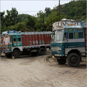 लोडेड ट्रक परिवहन