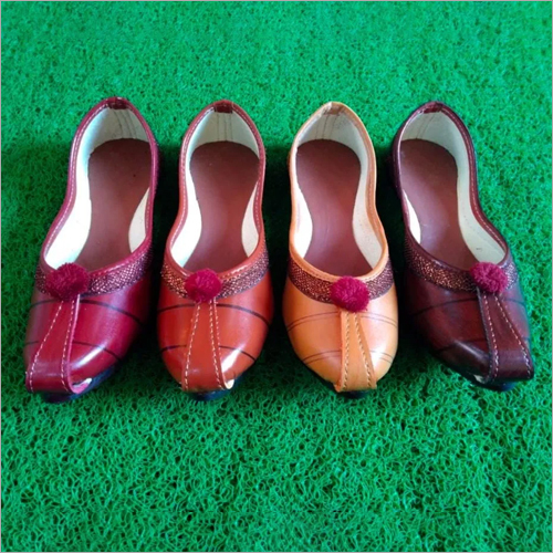 जरीना पोलिश जूती