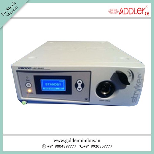 लैप्रोस्कोपी के लिए स्ट्राइकर X8000 क्सीनन लाइट सोर्स डिजिटल एंडोस्कोपी लैप्रोस्कोपिक आवेदन: अस्पताल