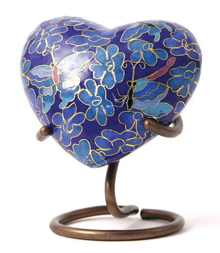 चमकाने वाला सुंदर धातु का दिल का कलश