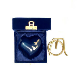 पॉलिशिंग ब्लू गोइंग होम हार्ट अर्न