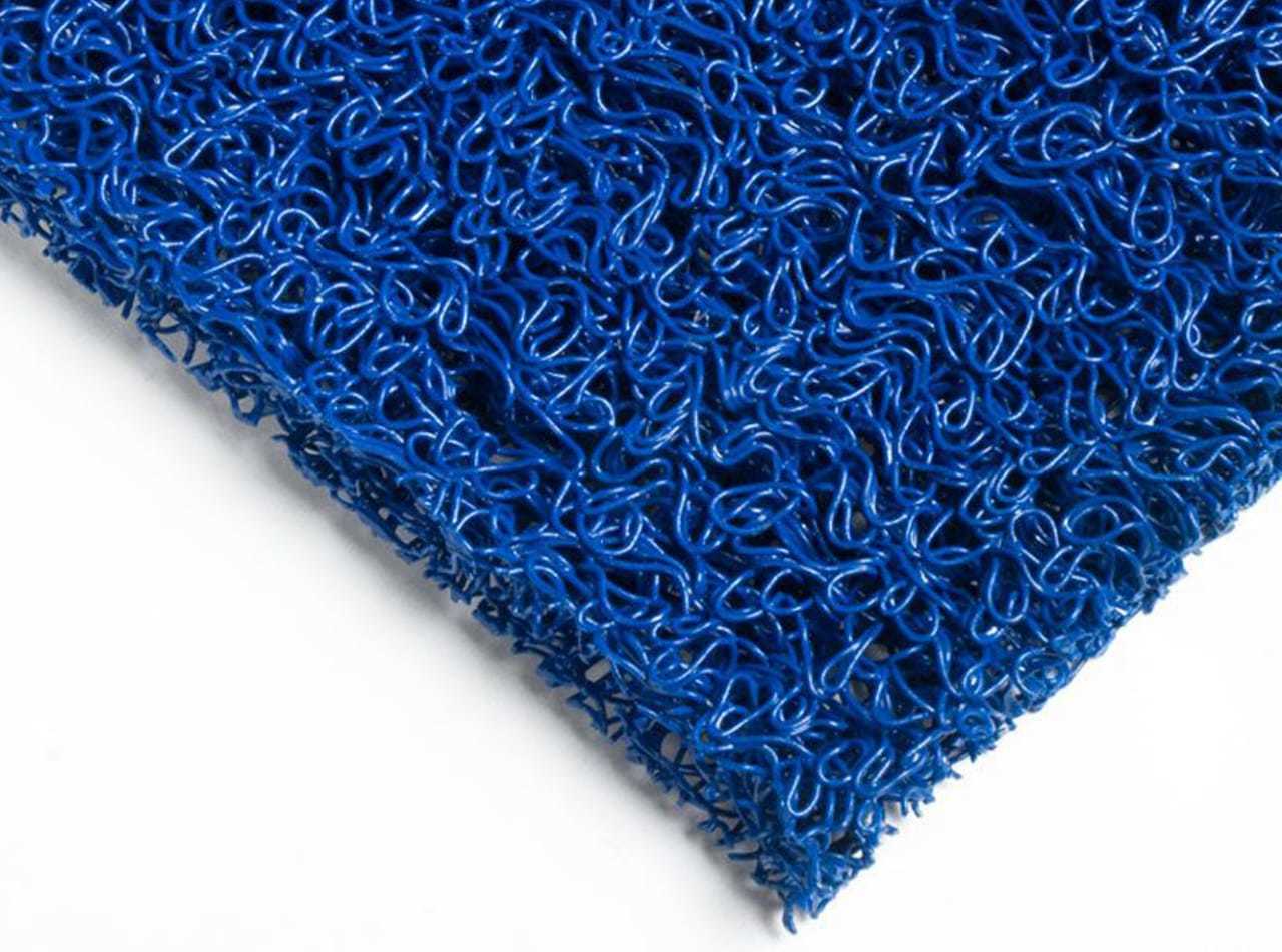Pvc Snake Mat - Thickness: 10mm To 20mm | Anti-slip Pvc Dots Customizable Sizes And Colors Perfect For Home And Commercial Use
