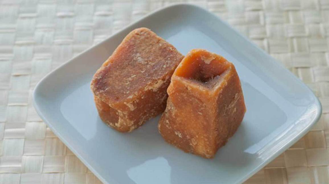 Jaggery (Gur)