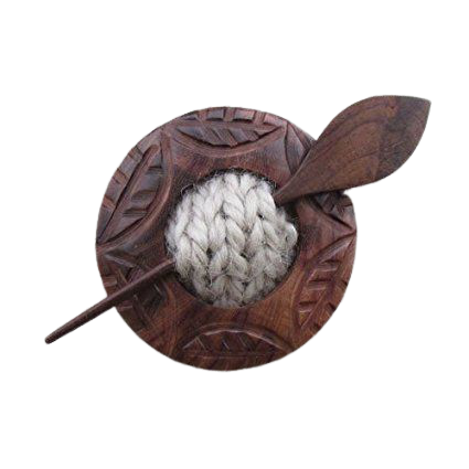 रोज़वुड नक़्क़ाशीदार सर्कल शॉल पिन लिंग: महिलाएं