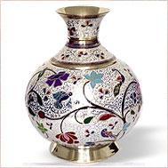 पीतल का बर्तन - फूलदान