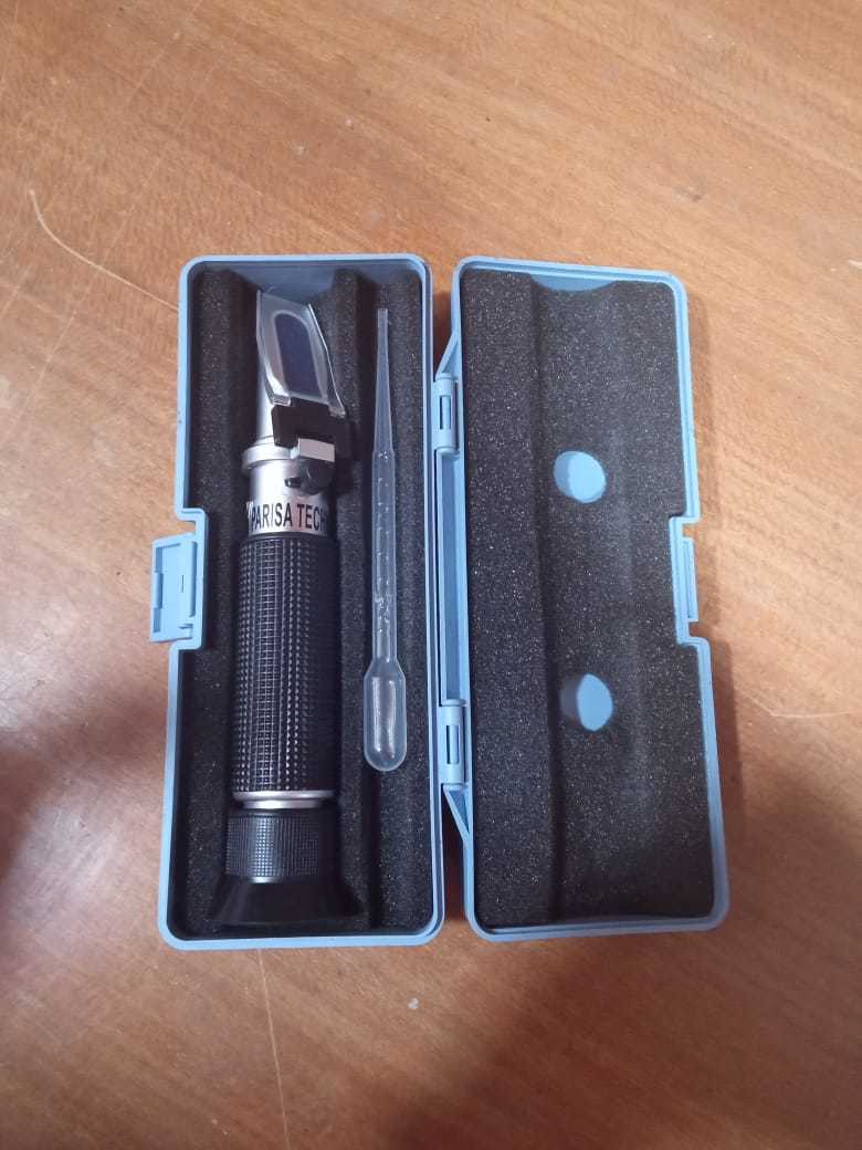 Hand Held Refractometer - Brix & Honey Scale With Atc Options | Precise 0.1%-0.5% Resolution Across Multiple Ranges