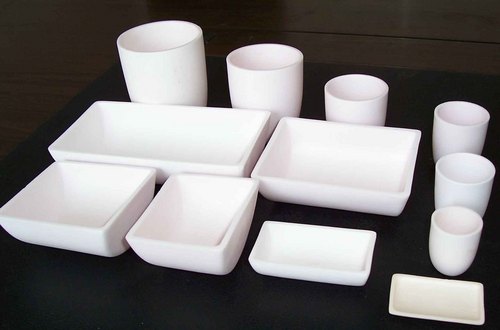 क्रूसिबल और बोट