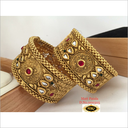 फैशन महिलाओं की कृत्रिम चूड़ियाँ