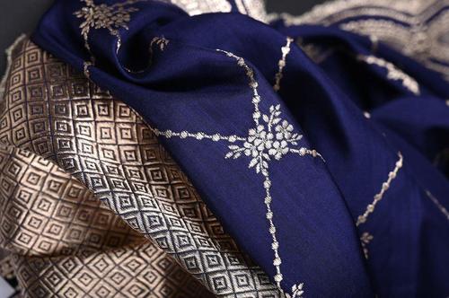 मल्टी कलर लेडीज़ डिज़ाइनर साड़ी