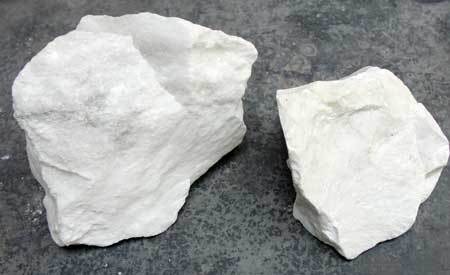 Gypsum Lumps Density: 2.3 Gram Per Cubic Centimeter(g/cm3)