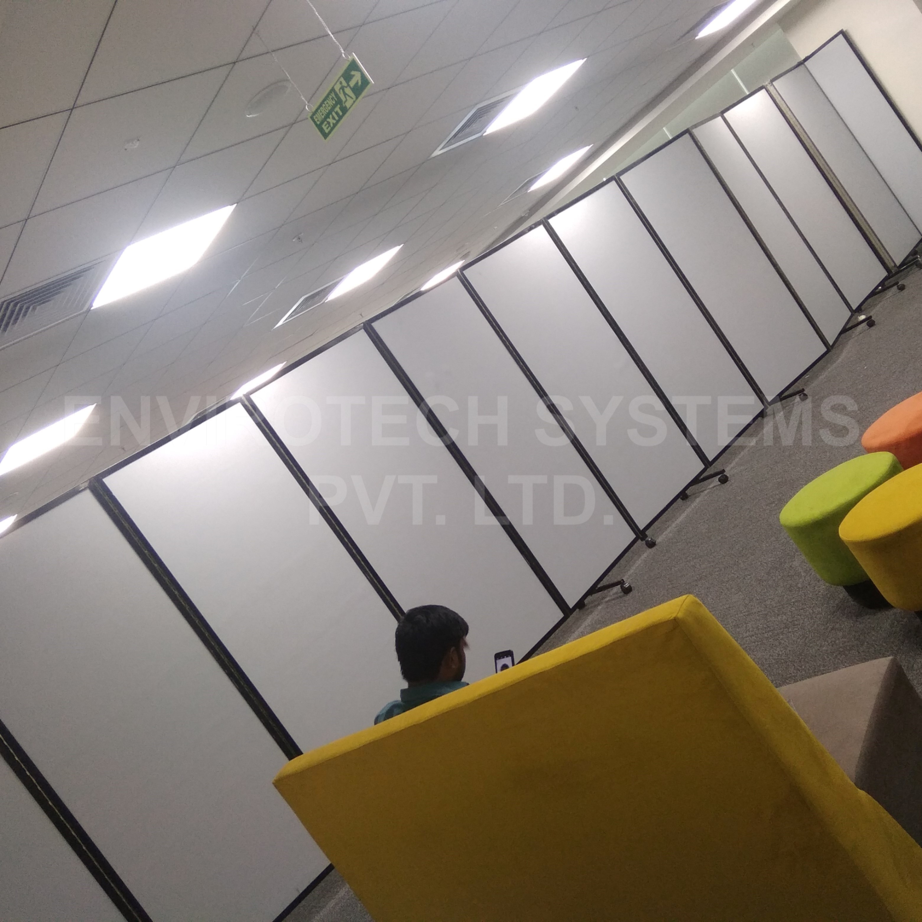 Semi Automatic Sliding Folding Partitions Density: 48/96 Kilogram Per Cubic Meter (Kg/m3)