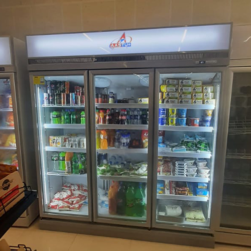 थ्री डोर चिलर