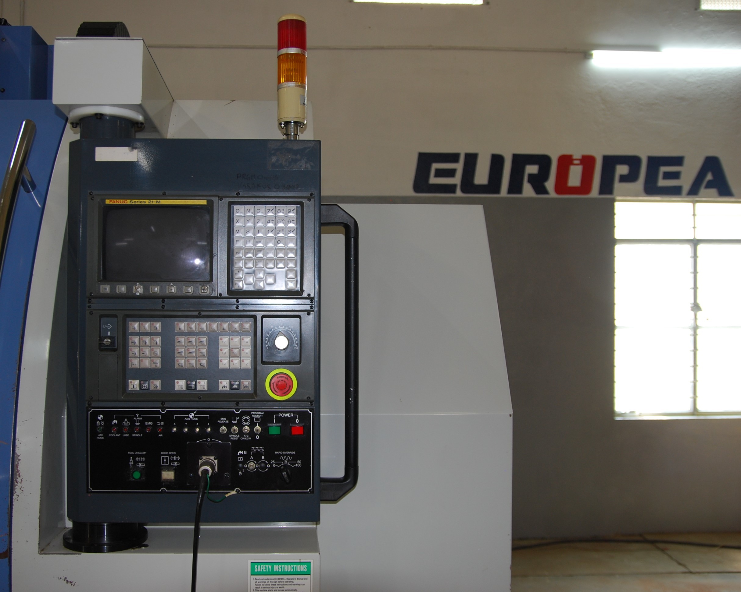 Leadwell V - 40 Vertical Machining Center Dimension(l*w*h): 2990 Mm X 2929 Mm X 2585 Mm