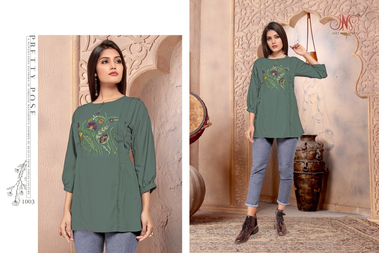 Sparsh Designer Ladies Short Top Kurtis - 14kg Rayon, Length 27-28 Inch, Size M-38 To Xxl-44, 3-4th Sleeve, Embroidered, Quick Dry, Washable