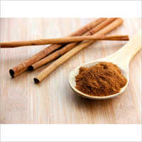 सूखी प्राकृतिक दालचीनी