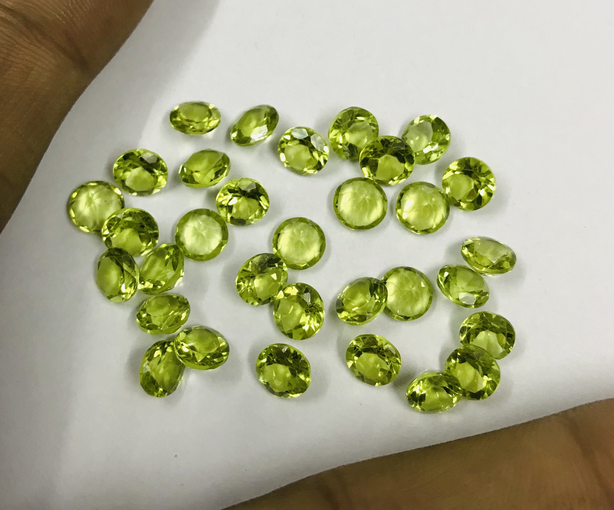 Peridot Gemstone - 6mm Faceted Round Cut, Aaa Quality Natural Green Stone