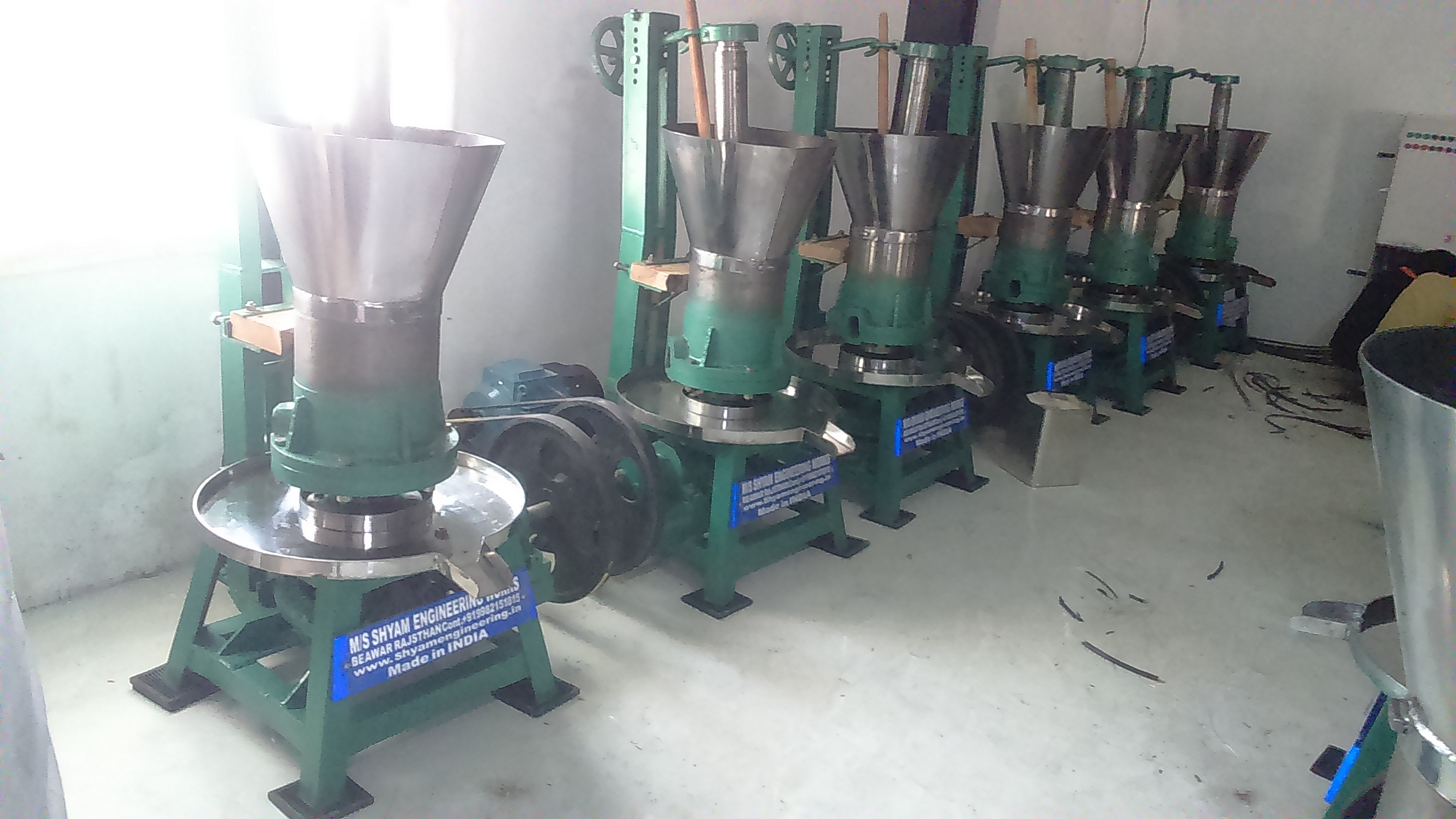 Almond Oil Machine - Automatic Grade: Semi-automatic