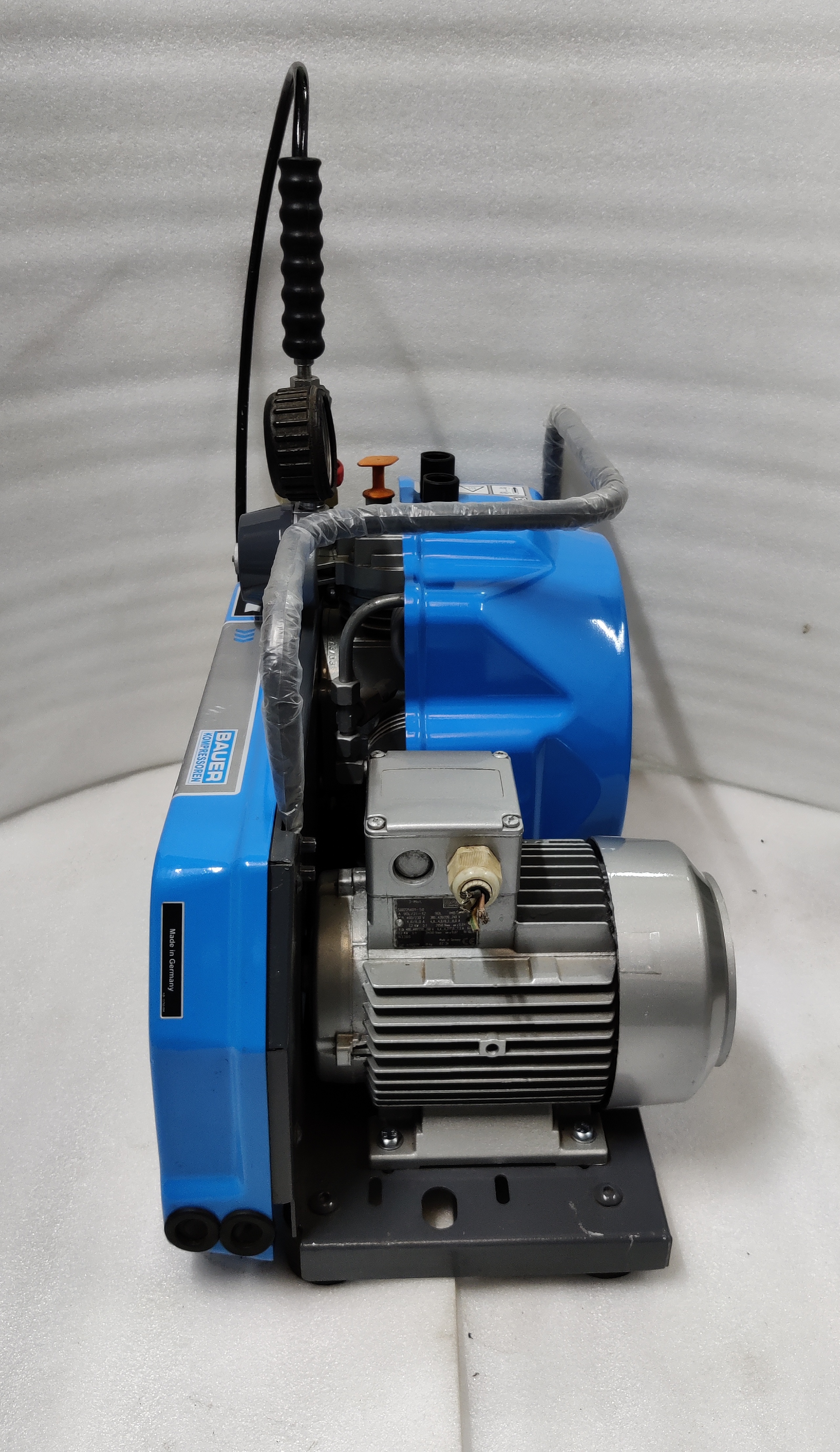 Blue Bauer Junior 2 Breathing Air Compressor