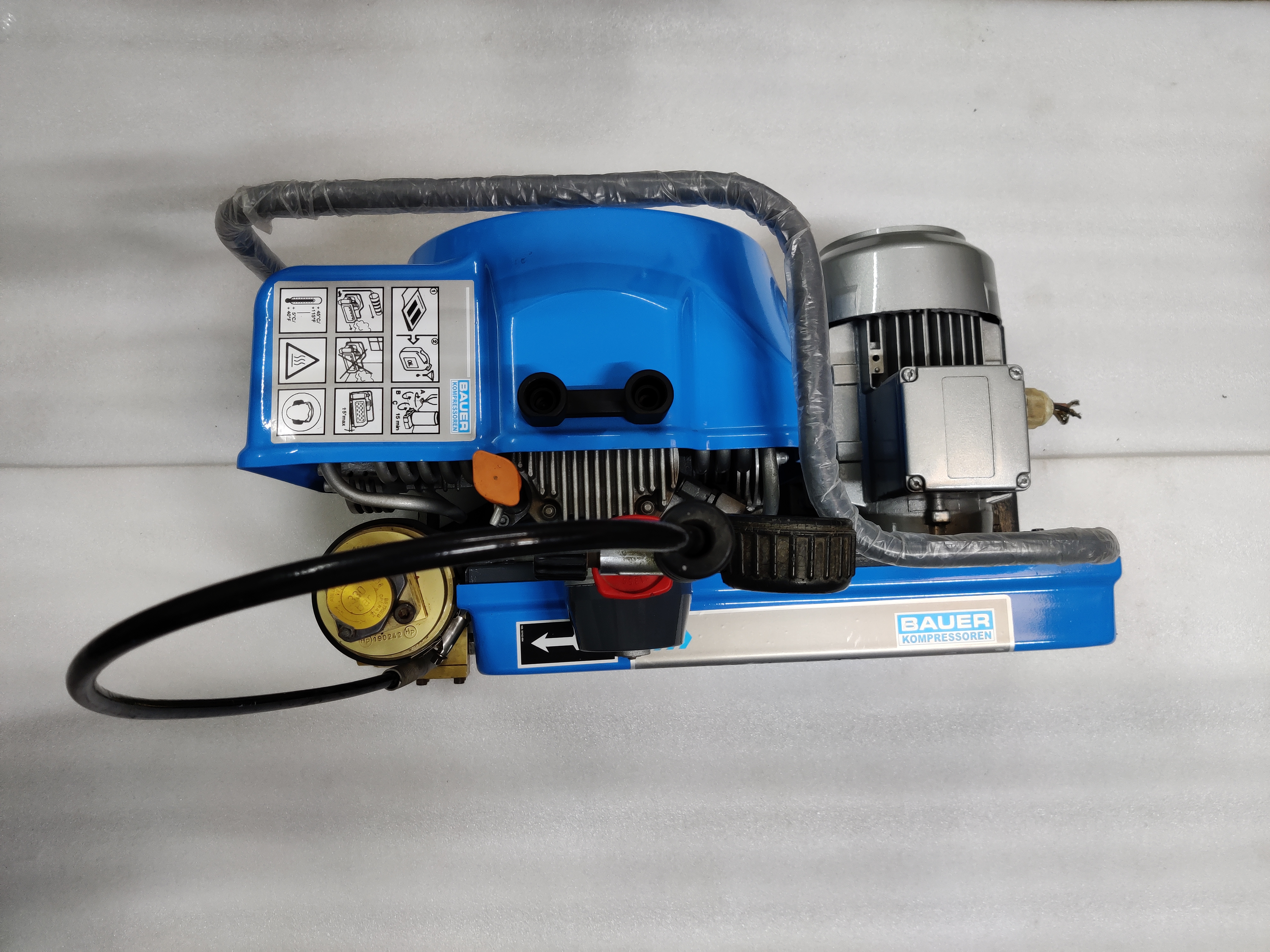 Blue Bauer Junior 2 Breathing Air Compressor