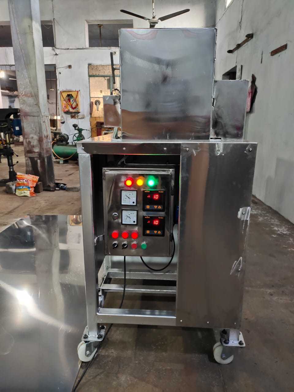 Chapati Making Machine Pressing Type - Capacity: 17 Pcs/min