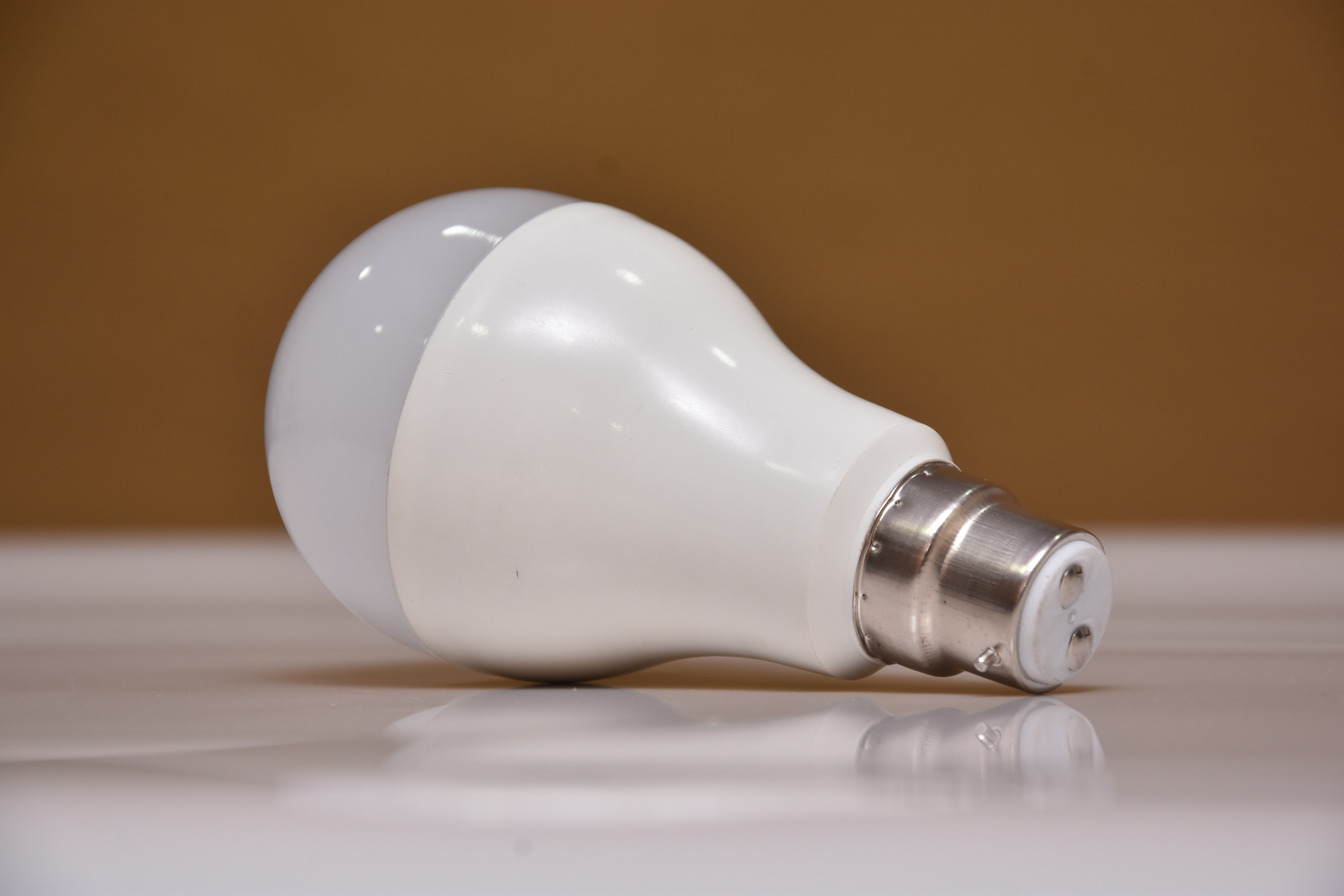 Led Bulb - Aluminum Body 57mm Diameter | 1170 Lumen Output, 90-260v Input, Color Temperature 3000k-6500k, 9 X 2835 Leds, Ip33 Rating