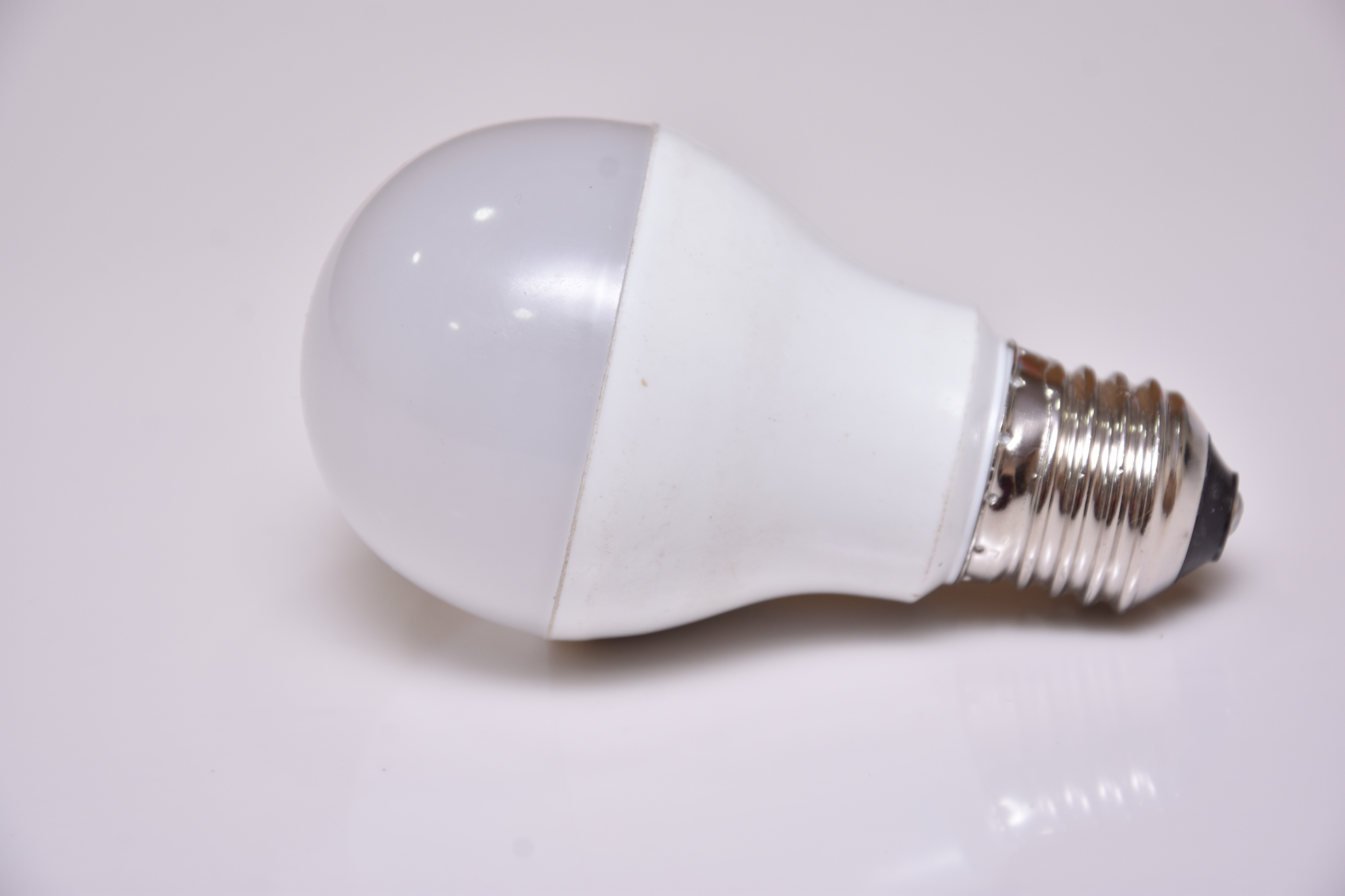 Led Bulb - Aluminum Body 57mm Diameter | 1170 Lumen Output, 90-260v Input, Color Temperature 3000k-6500k, 9 X 2835 Leds, Ip33 Rating