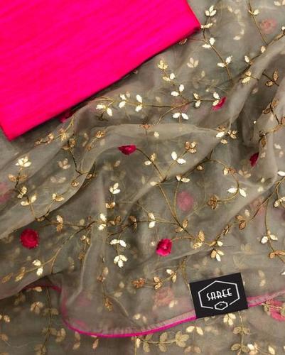 मल्टी कलर लेडीज़ डिज़ाइनर साड़ी