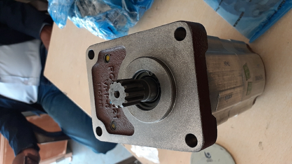 Gray Tandem Pump