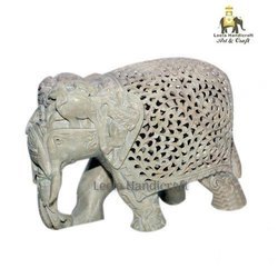 जैसा कि इसमें शाही हाथी की मूर्ति दिखाई गई है