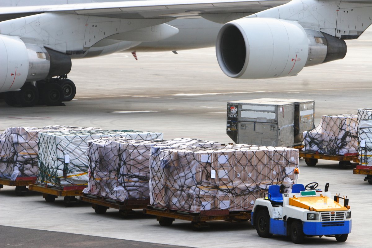 International Courier Services - Expedited Air Express & Swift Customs Clearance , Timely Global Document And Parcel Delivery