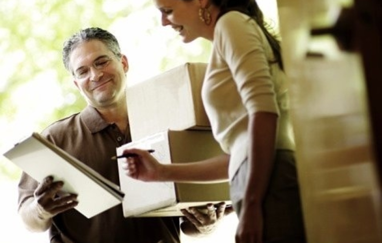 International Courier Services - Expedited Air Express & Swift Customs Clearance , Timely Global Document And Parcel Delivery